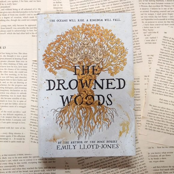 The Drowned Woods (Exclusive OwlCrate Edition) - Picture 1 of 7